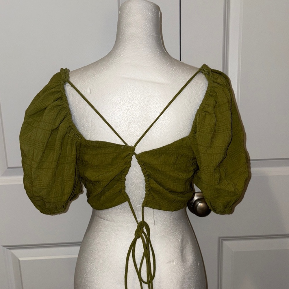 HYFVE Olive Puff Sleeve Blouse. Medium. - Picture 5 of 7